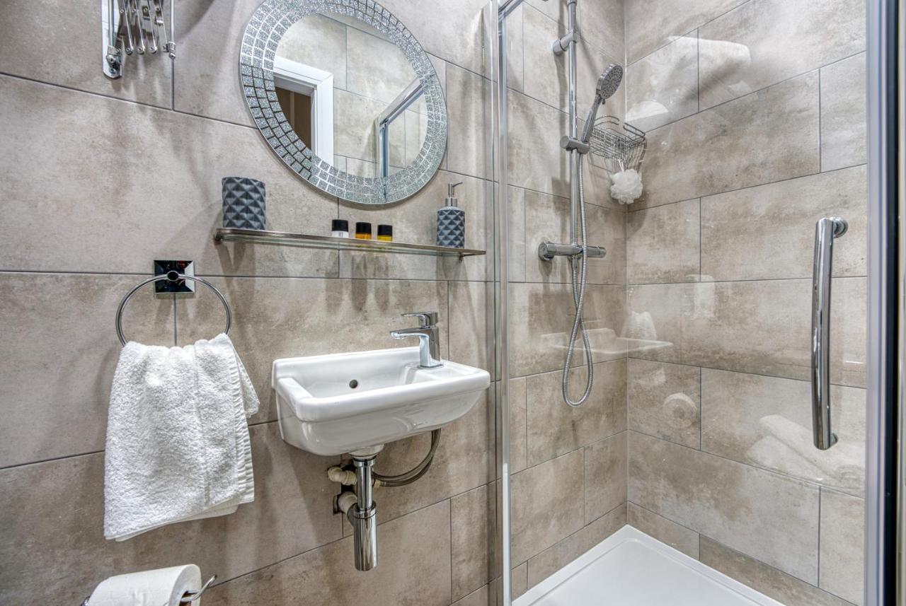 Stylish House - B'Ham Airport And Nec, Jlr Solihull, Business & Leisure Stays - Aspen House الغرفة الصورة