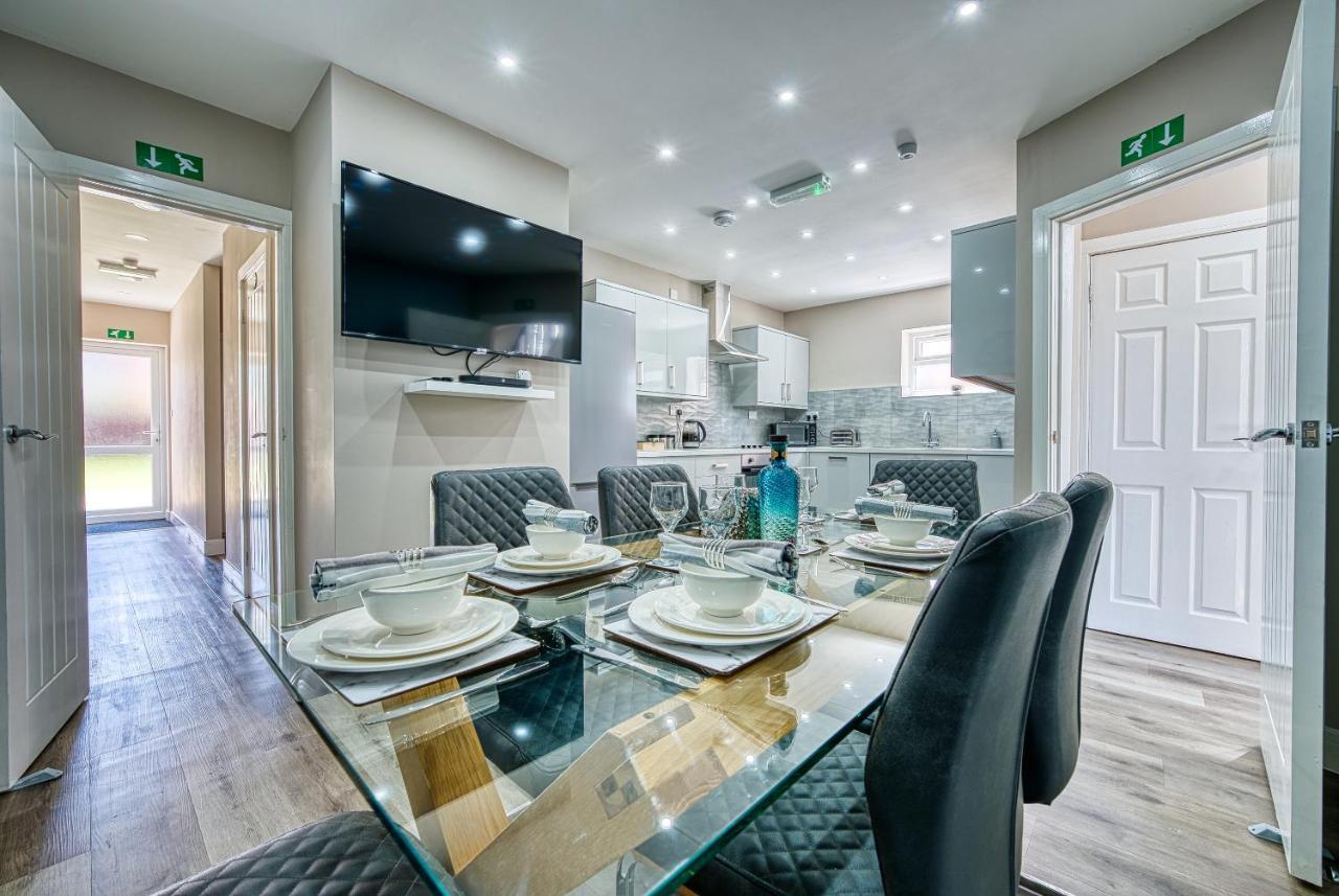 Stylish House - B'Ham Airport And Nec, Jlr Solihull, Business & Leisure Stays - Aspen House المظهر الخارجي الصورة